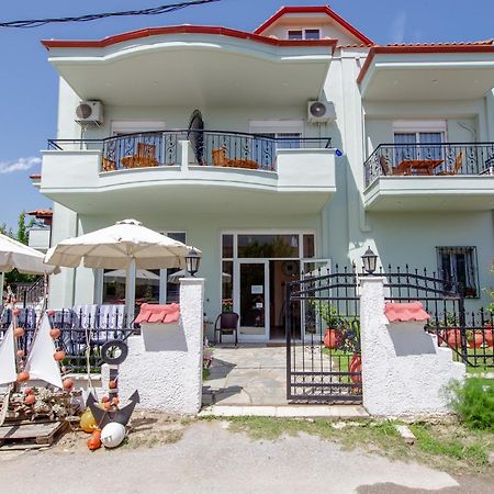 Vrasná Athanasia Inn מראה חיצוני תמונה
