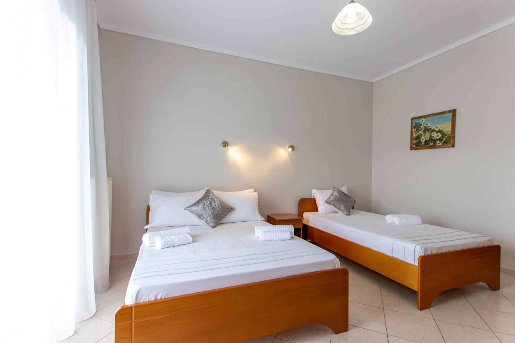 Vrasná Athanasia Inn מראה חיצוני תמונה
