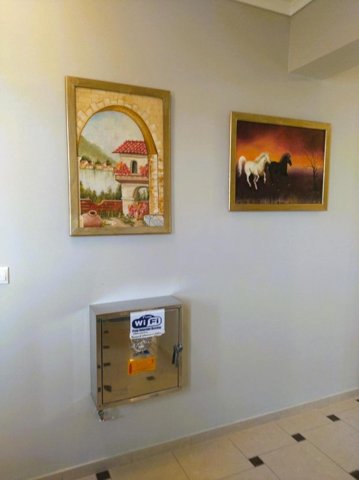 Vrasná Athanasia Inn מראה חיצוני תמונה
