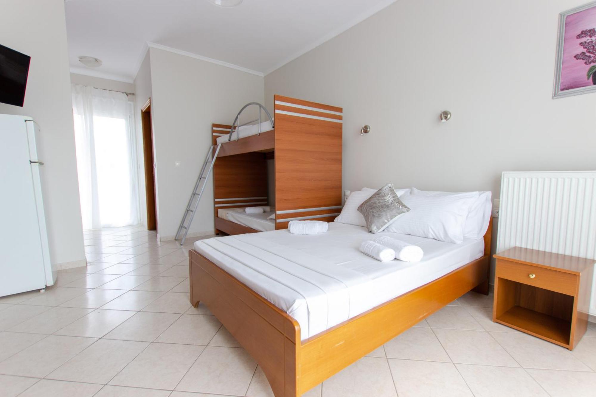 Vrasná Athanasia Inn מראה חיצוני תמונה