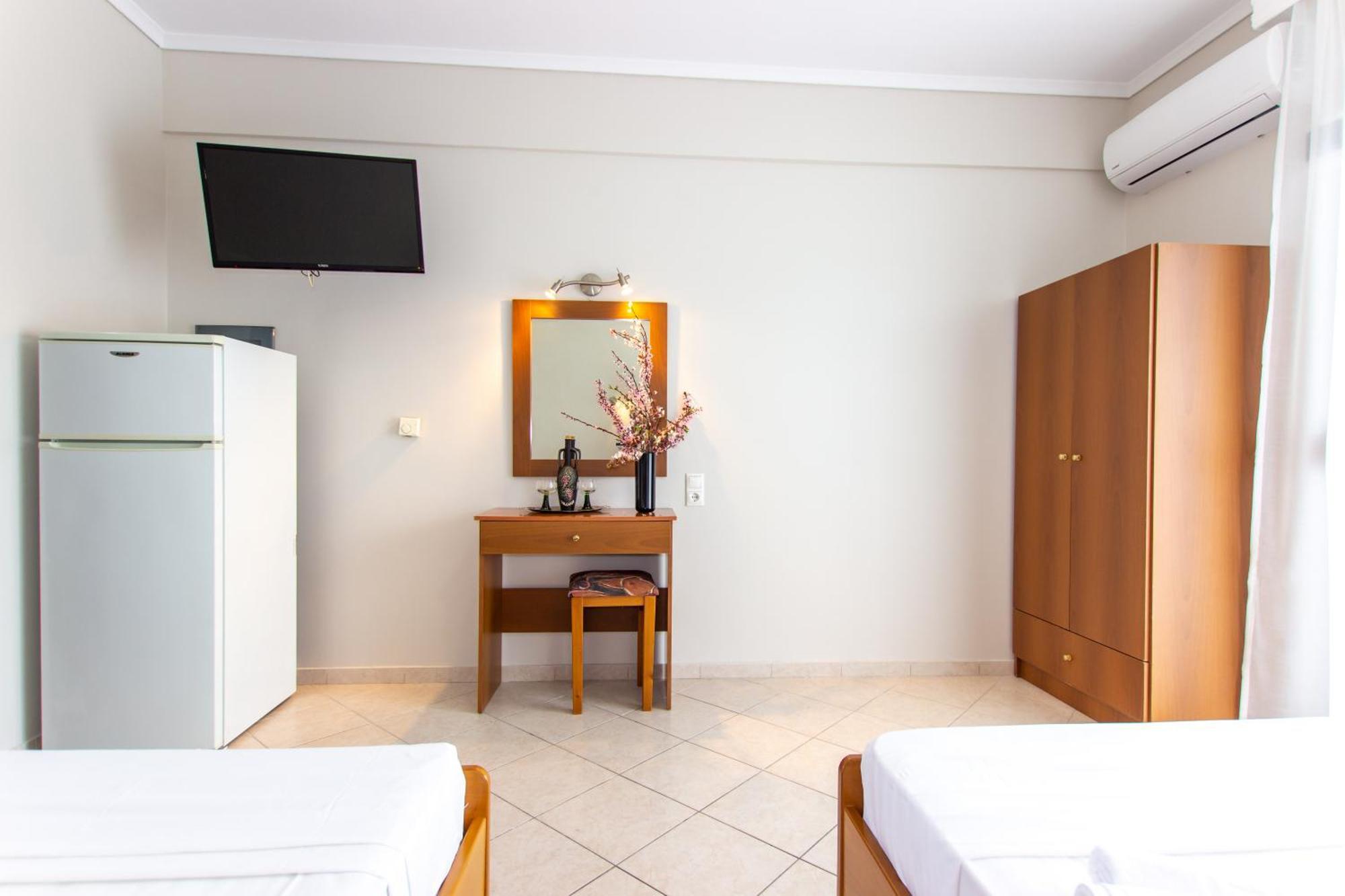 Vrasná Athanasia Inn מראה חיצוני תמונה