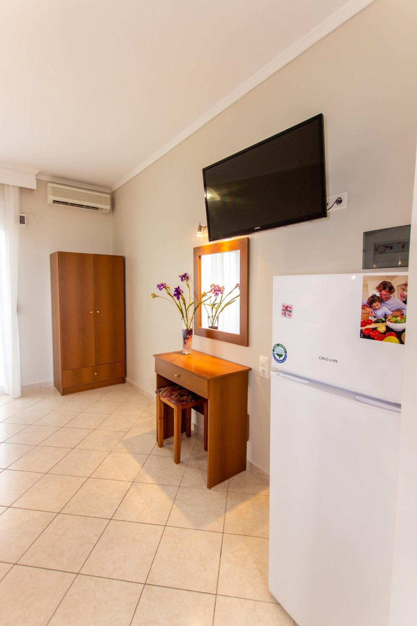 Vrasná Athanasia Inn מראה חיצוני תמונה