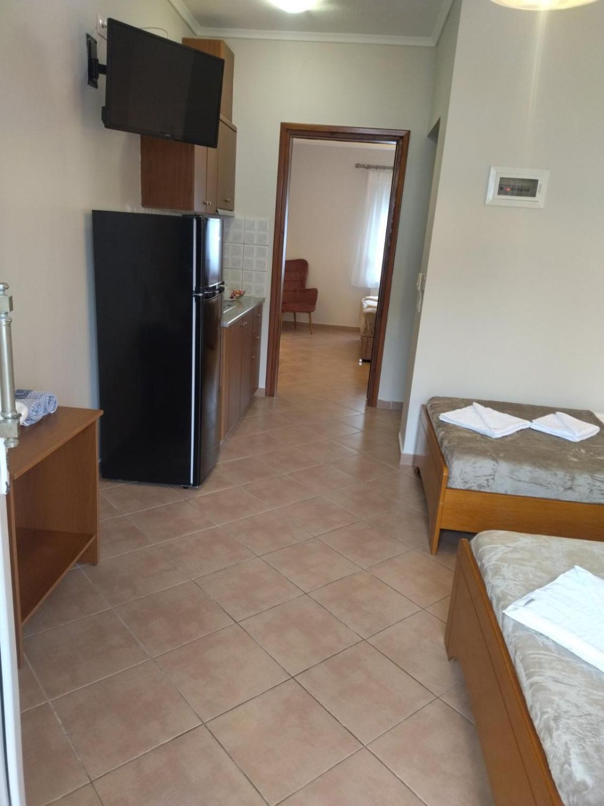 Vrasná Athanasia Inn מראה חיצוני תמונה