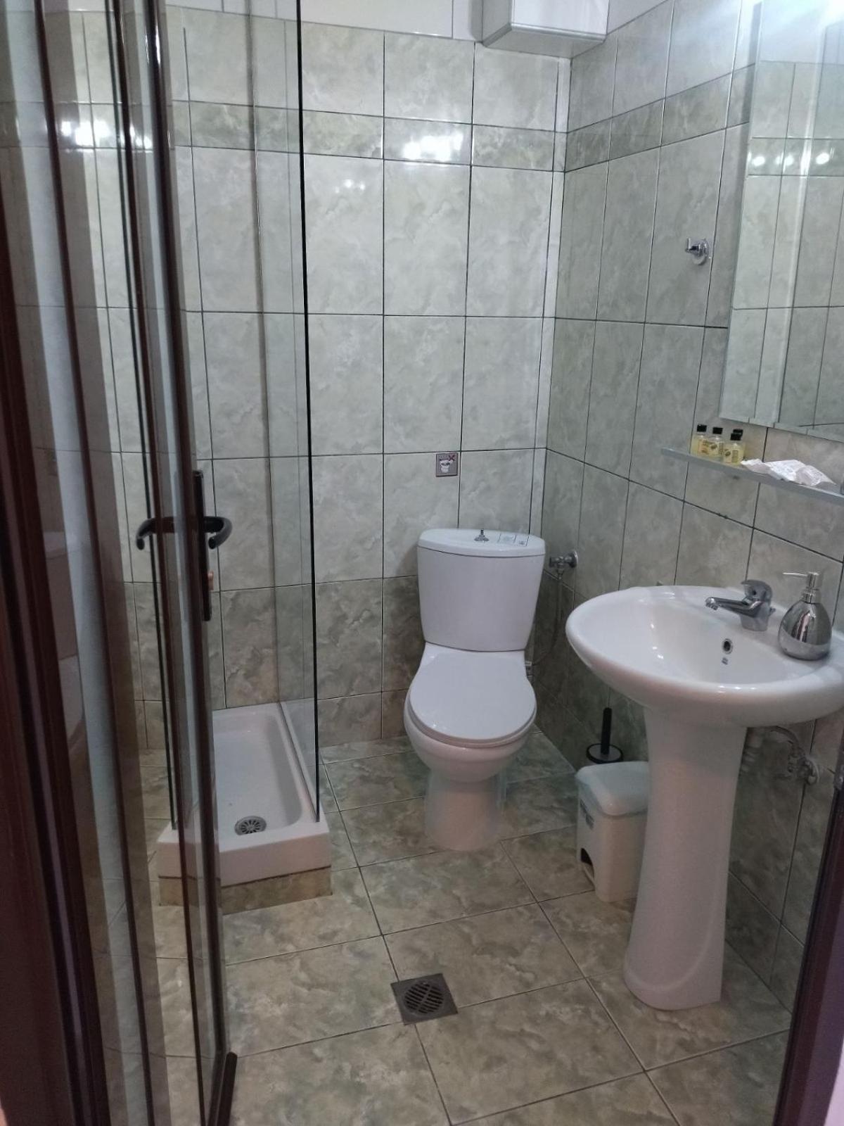 Vrasná Athanasia Inn מראה חיצוני תמונה