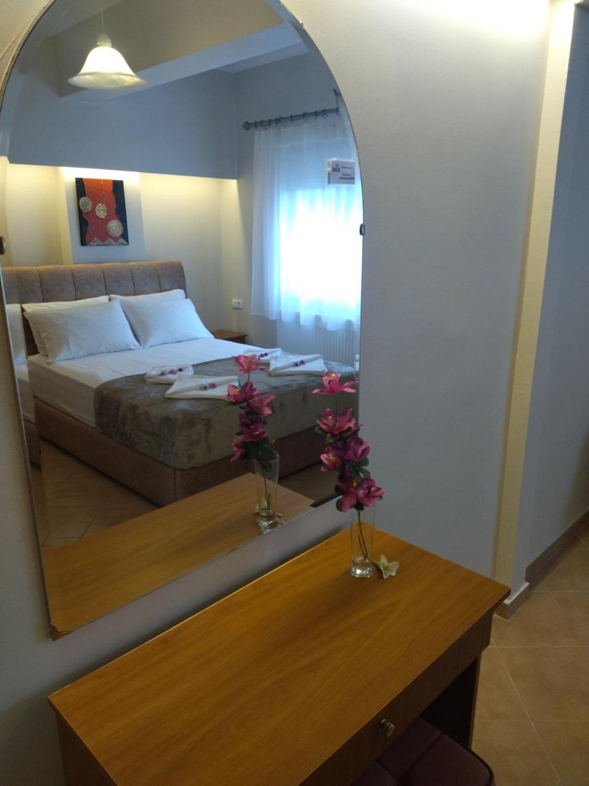 Vrasná Athanasia Inn מראה חיצוני תמונה